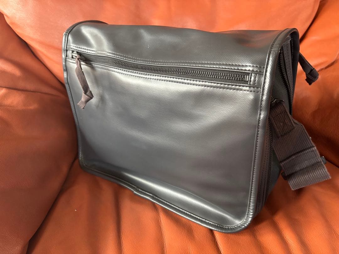 美品　LUGGAGE LABEL LINER ショルダーバッグ