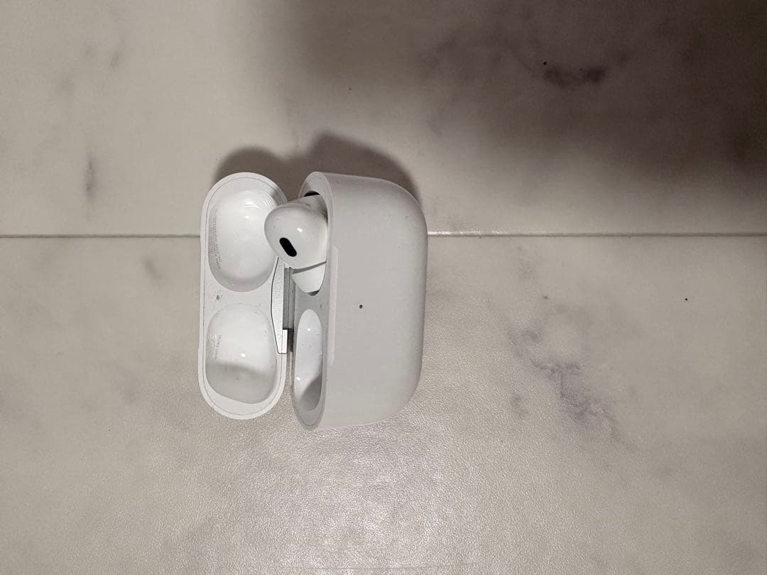 AirPods右耳本体のみ