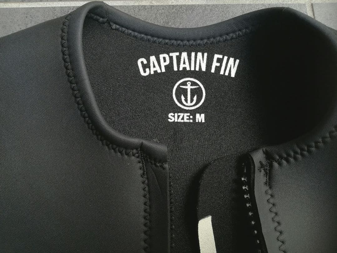 【展示新古品】キャプテンフィン スキン ベスト ホワイトワッペン Mサイズ