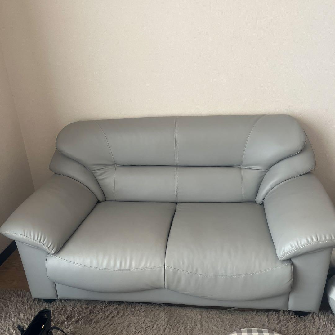 グレー合成皮革2人掛けソファ
