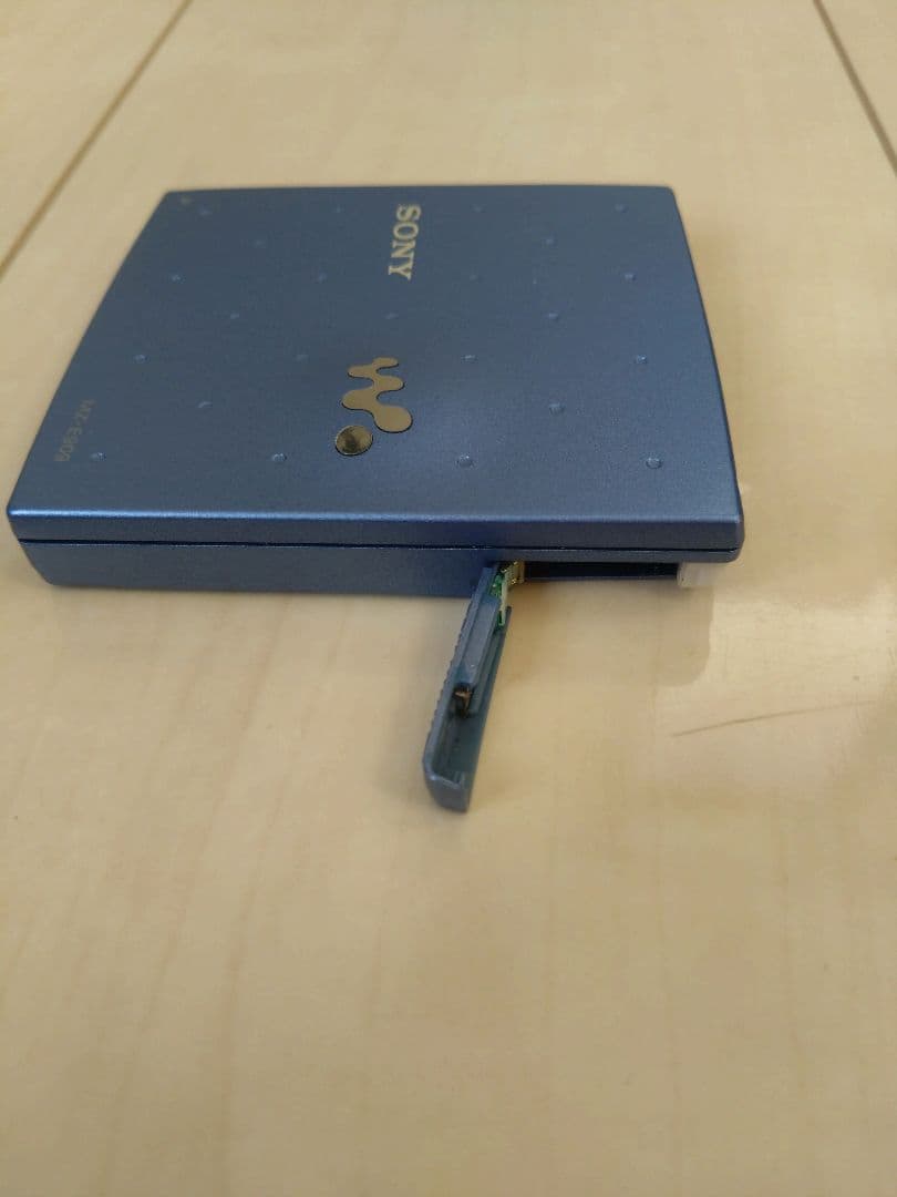 ポータブルプレーヤー SONY MD WALKMAN MZ-E909