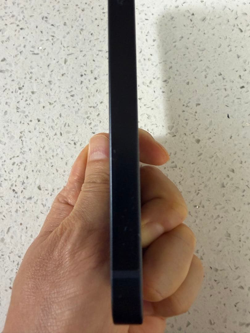 超美品　iPhone13 128GB SIMフリー　ブラック