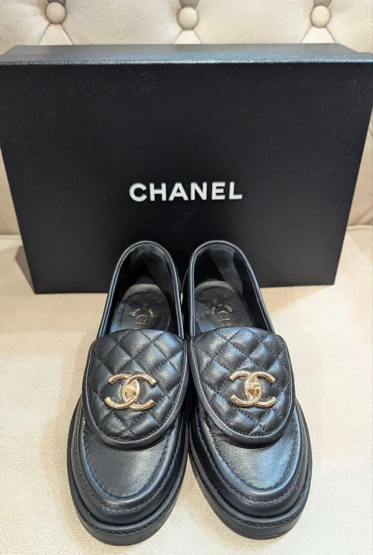 オーロラ　美品 CHANEL ターンロック ローファー 36 ゴールド金具