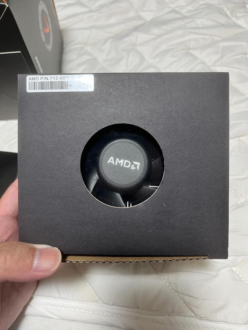 AMD CPU Ryzen 7 8700G 国内正規品　純正CPUクーラー付