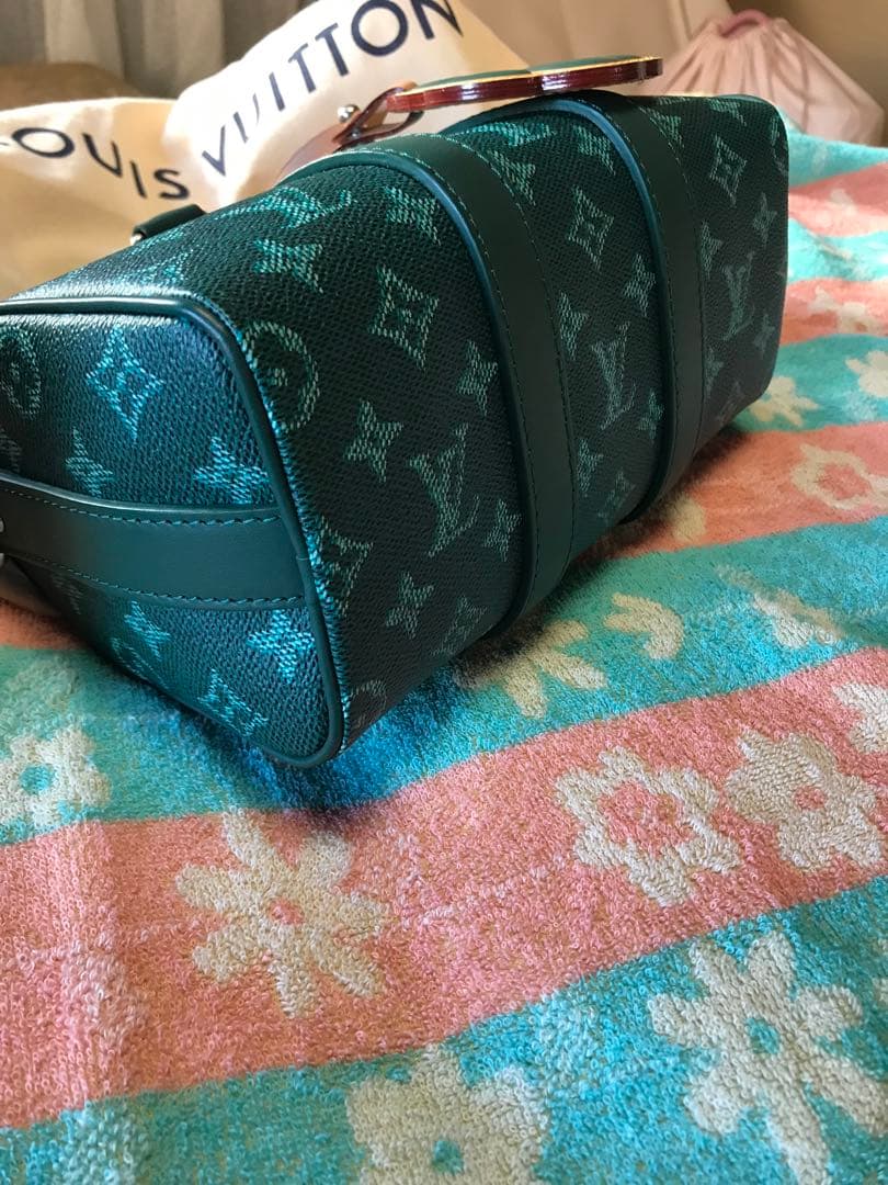 ルイヴィトン キーポル25 モノグラムキャンバス 肉球チャーム付き