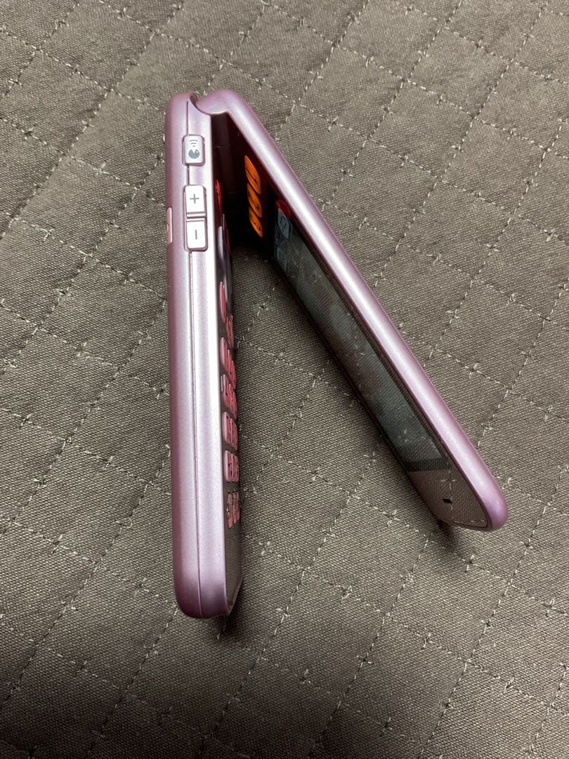 ピンク 折りたたみ式携帯電話 本体 充電器付き