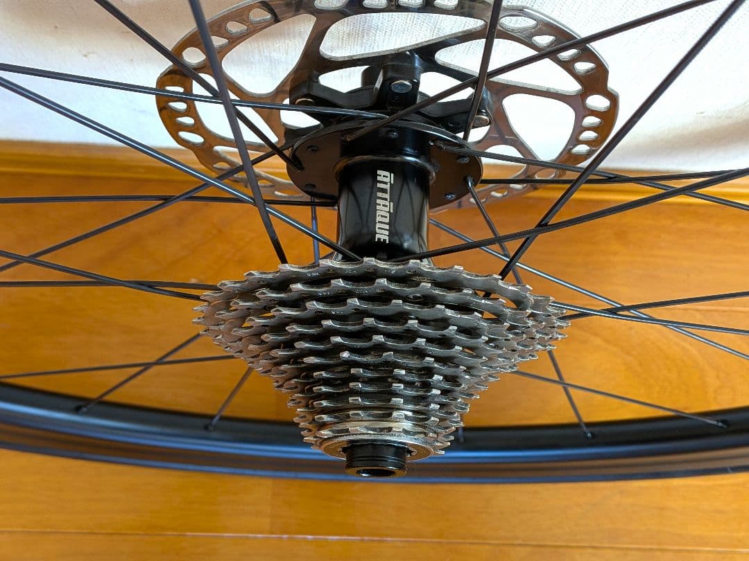 【大幅値下】GUSTO アタッキ 45mmカーボン 11速スプロケ付 ディスク用