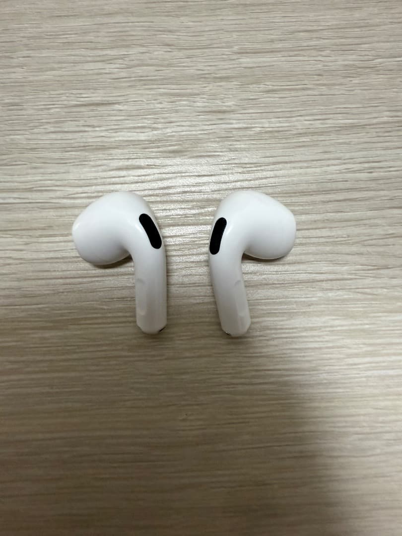 【中古品】AirPods 4 アクティブノイズキャンセリング搭載