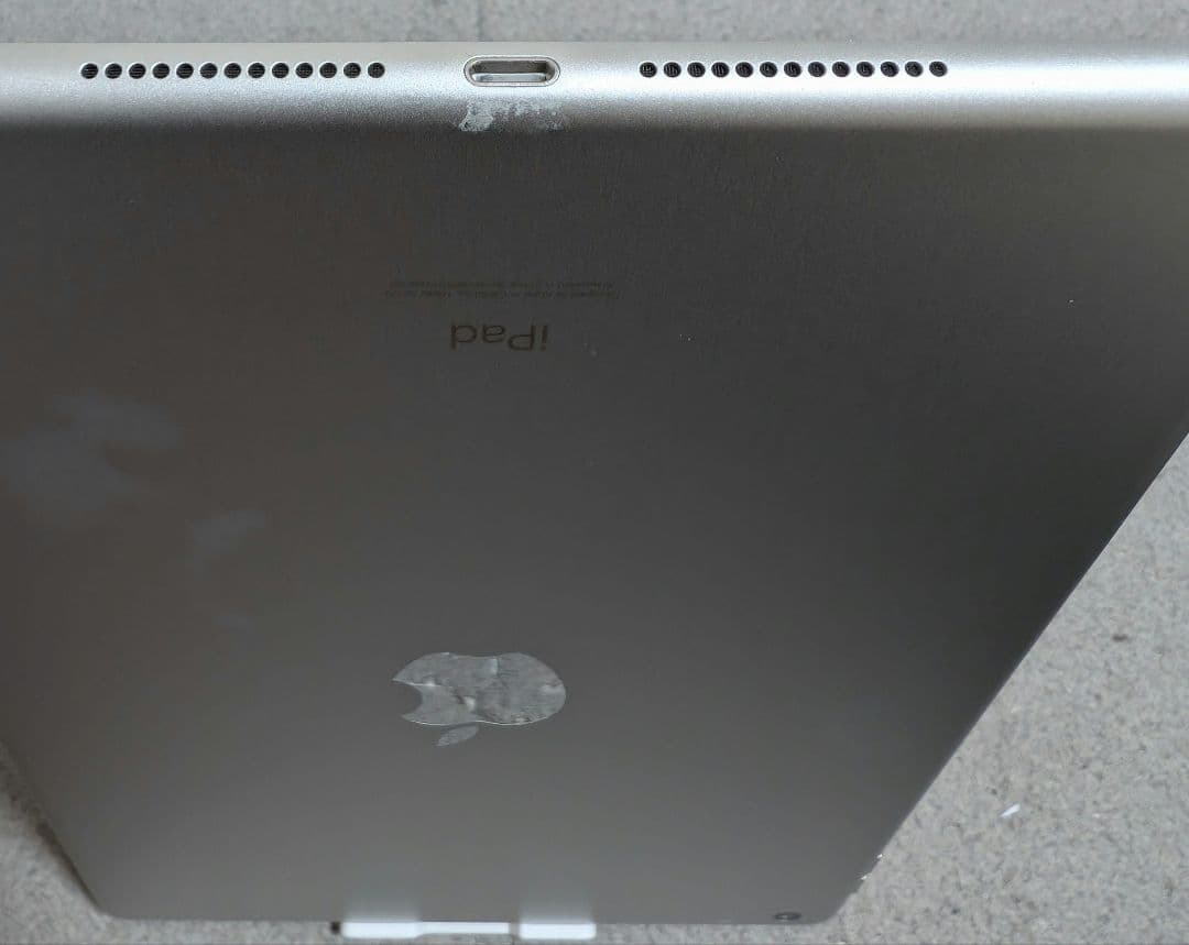 訳ありApple iPad 第8世代 32GB Wi-FIモデルシルバー 本体