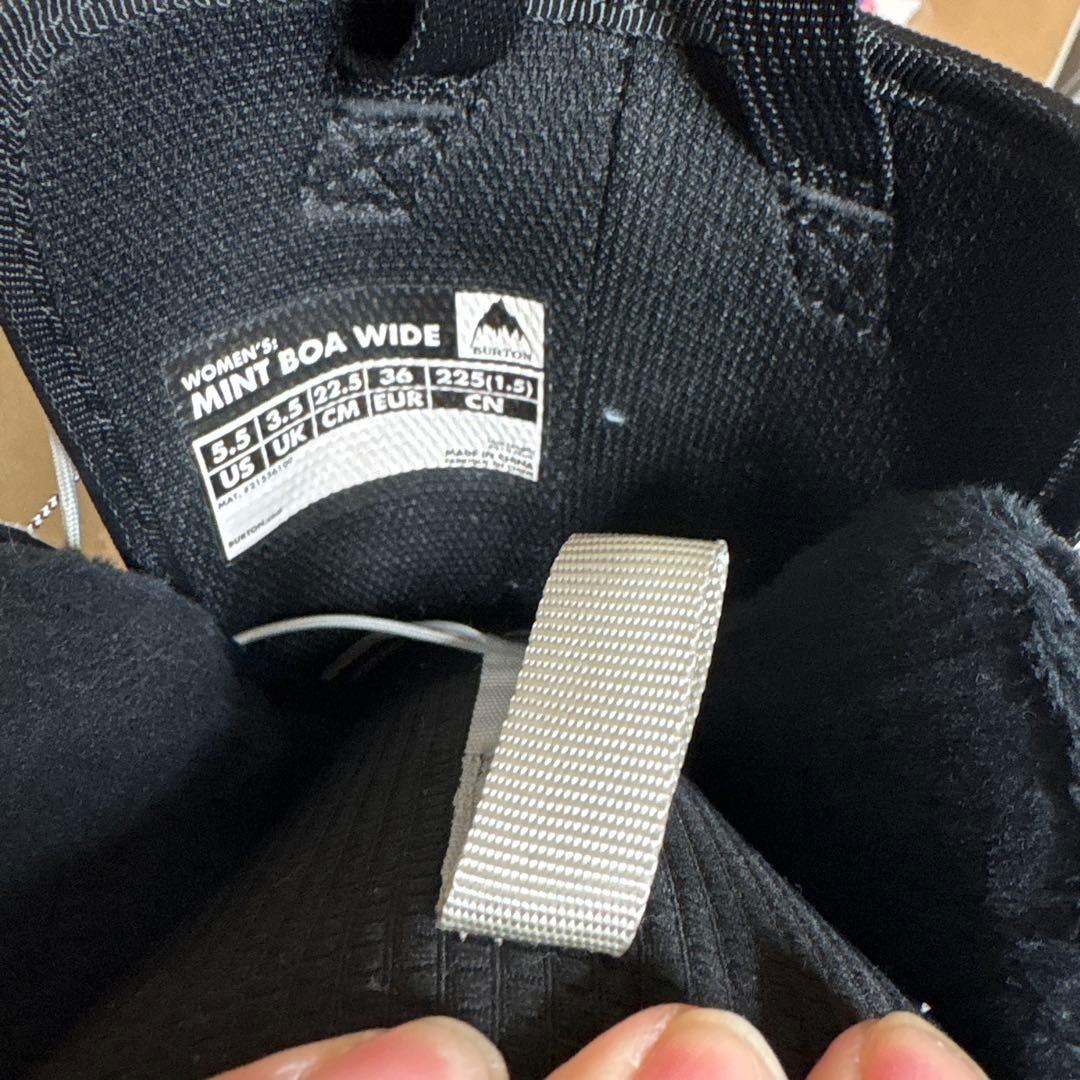Mint Boa Wide ブラック スノーボードブーツ (女性用)