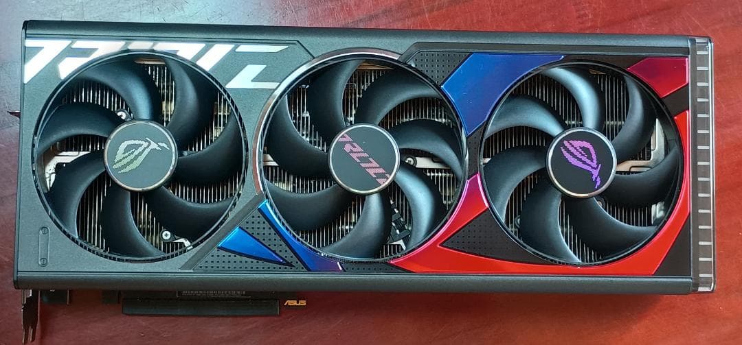 Rog strix GeForce RTX 4090 (作動確認済)
