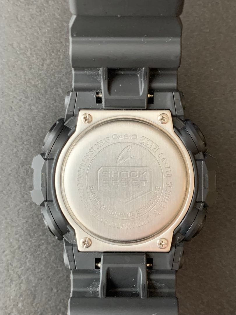 【新品】CASIO G-SHOCK GA-710 ジーショック 早い者勝ちです