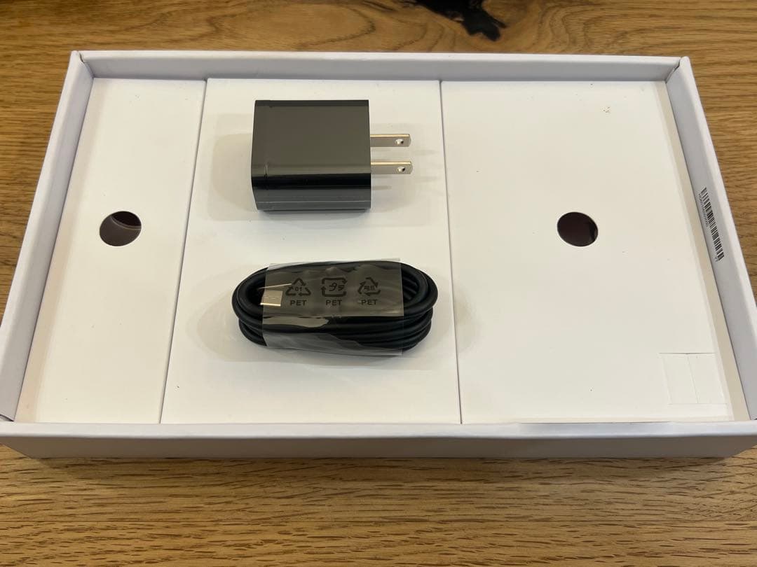 Lenovo Androidタブレット 本体 充電器付き