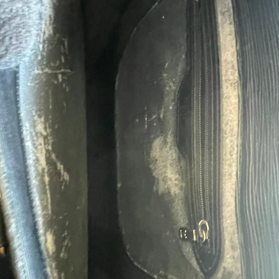 ⭐️LOUIS VUITTON⭐️ルイヴィトン エピ サックプラ ノワール