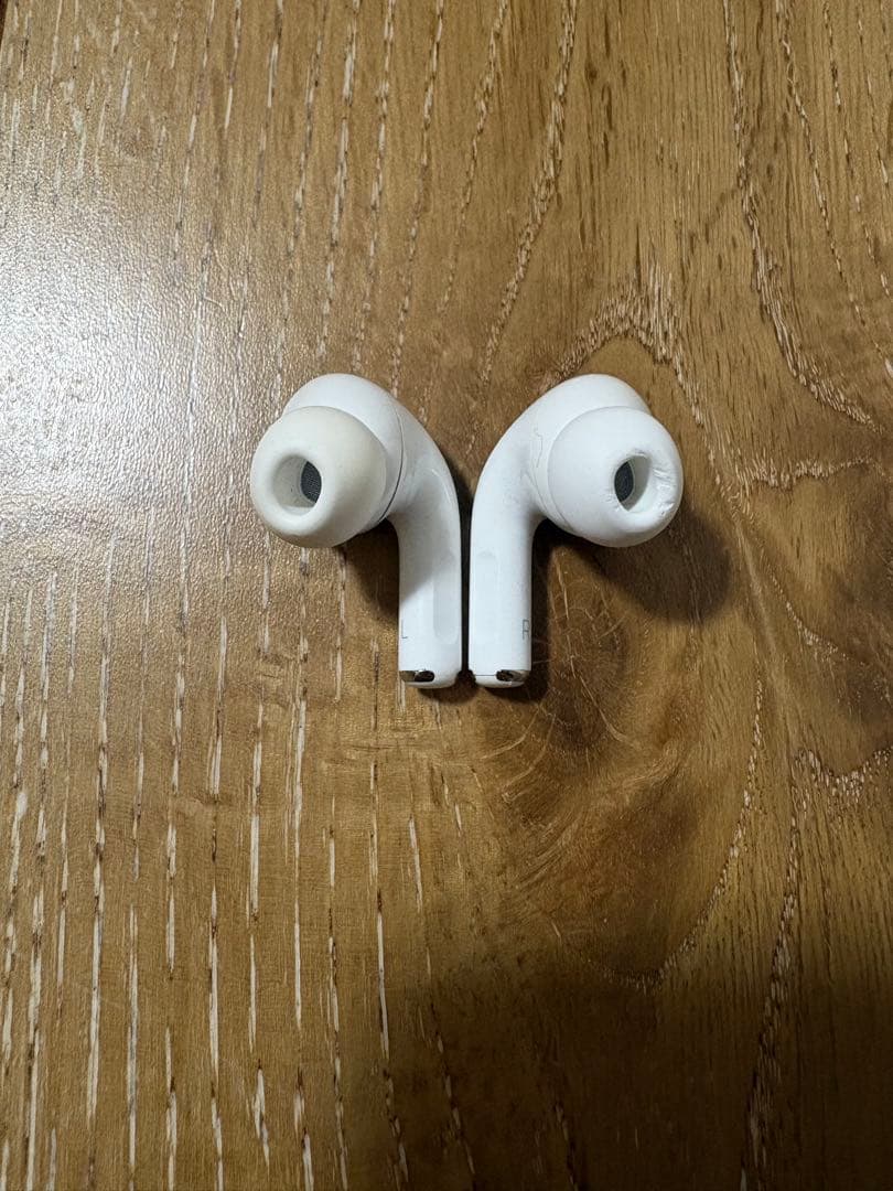 アップル AirPods Pro MWP22J/A ￼ ￼ケースあり