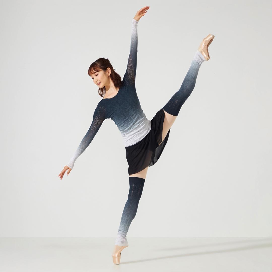 【新品】グラデーションクルーニットトップ 長袖 ノーソーイングニット チャコット