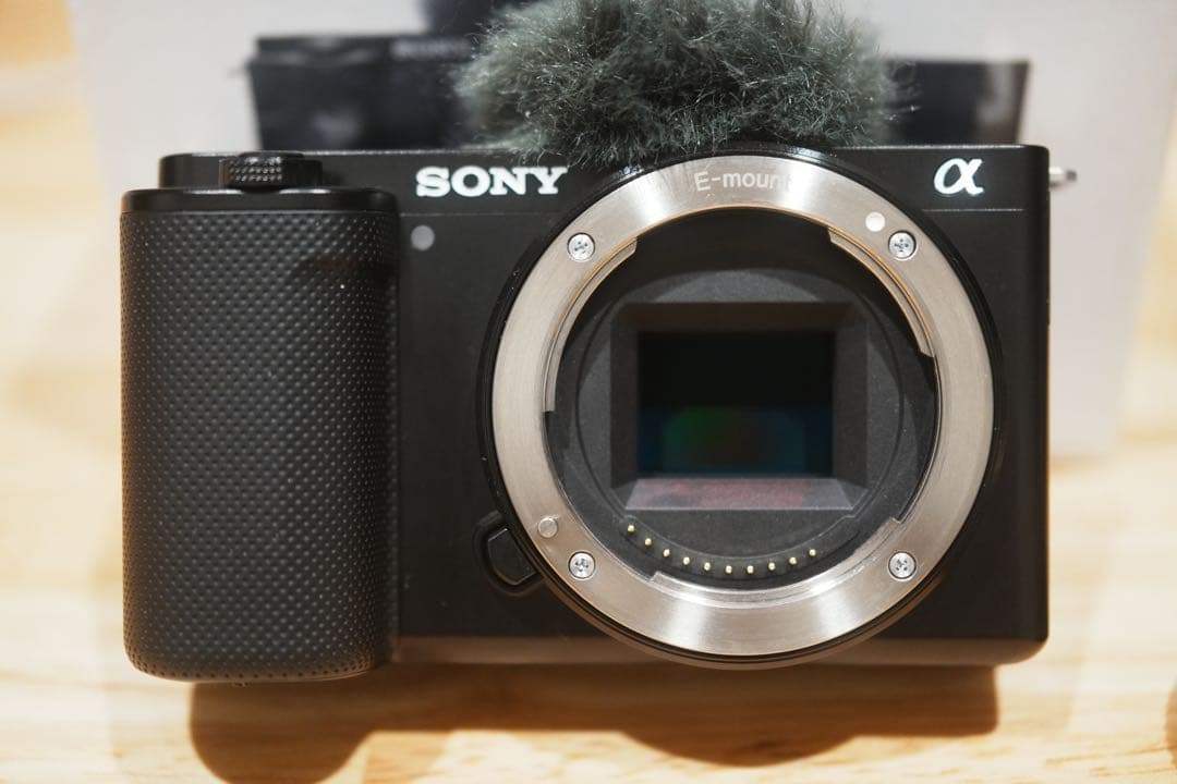 【美品】SONY ソニーVLOGCAM ZV-E10 ボディ +予備バッテリー