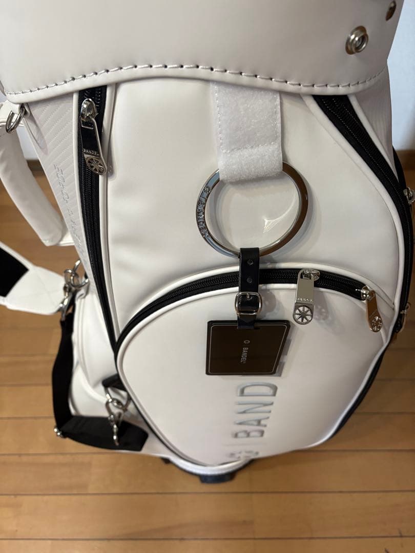 極美品　3点式　Bandel ゴルフバッグ・キャディバッグ　バンデル