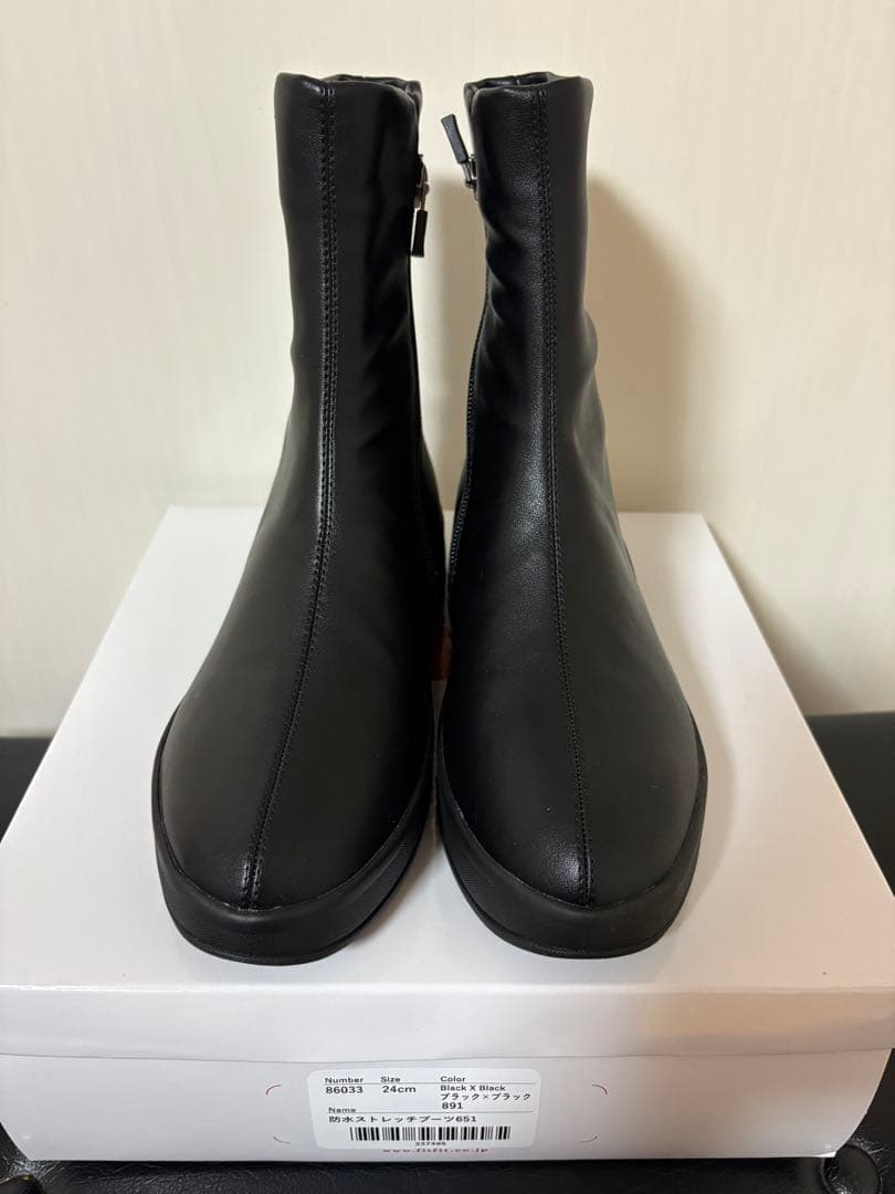 fitfit ブラックショートブーツ 内側ジッパー付き　24.0㎝ 新品同様
