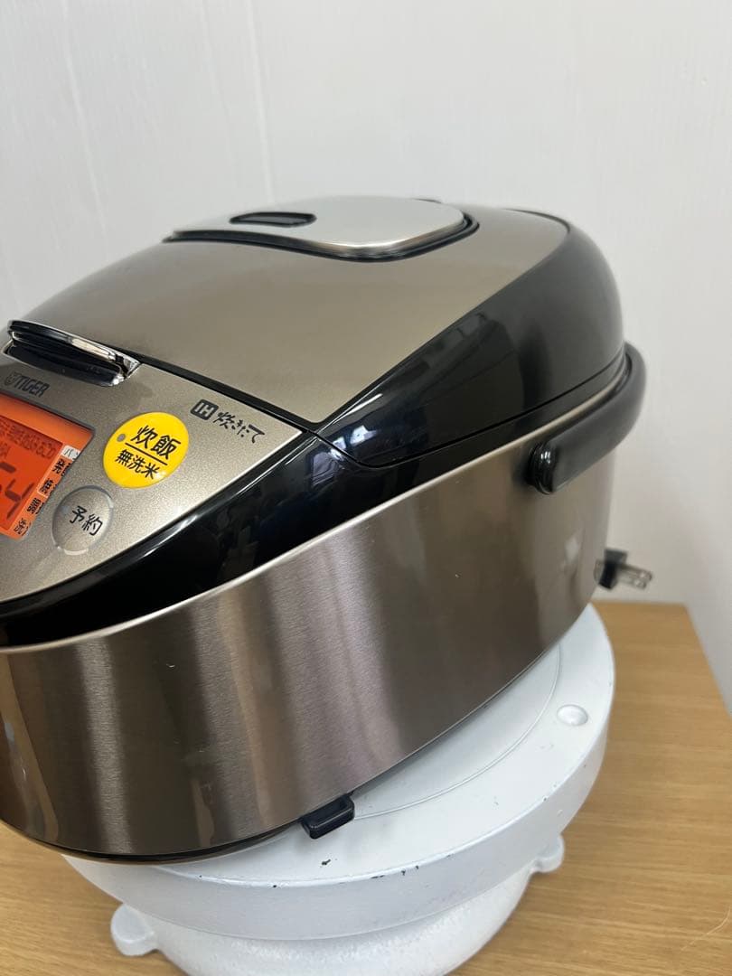 TIGER タイガー IH炊飯器 JK-TG100 5.5合炊き