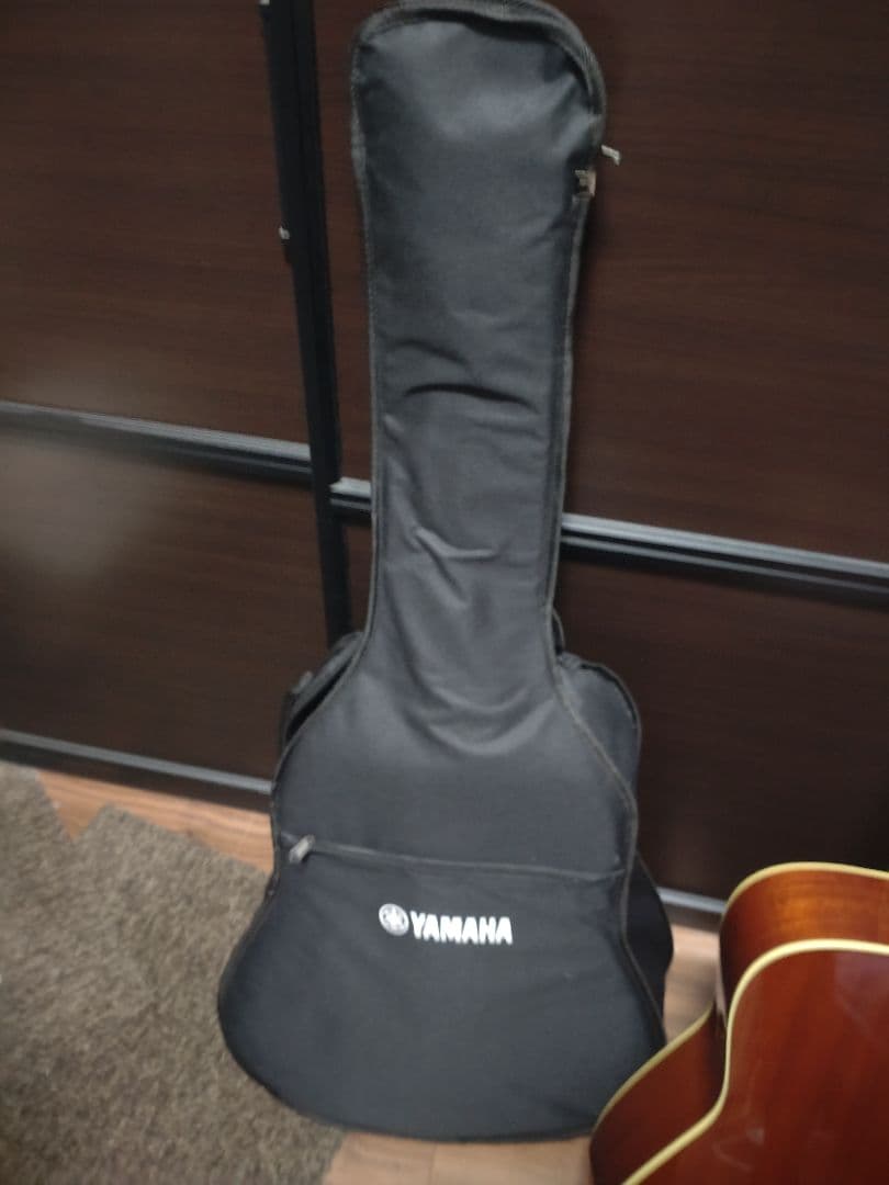 Yamaha アコースティックギター ギターケース、カポ、スタンド、入門書付き