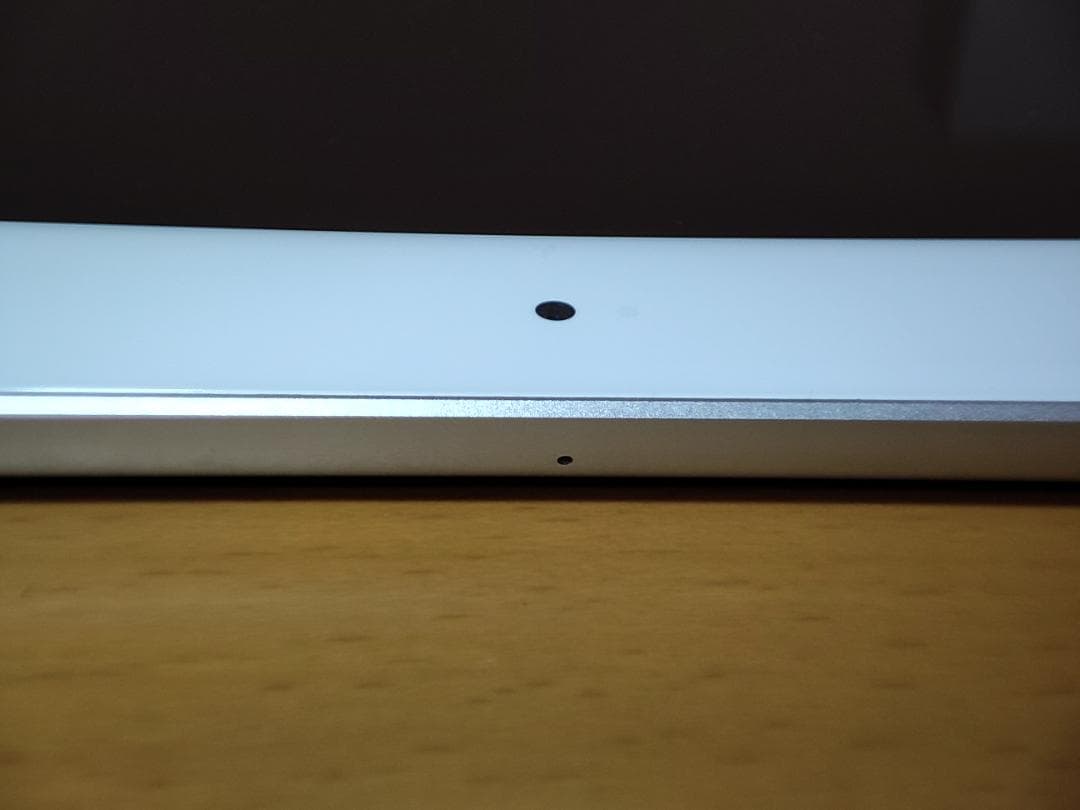 iPad 第8世代 Wi-Fi 128GB シルバー（外箱、純正充電器付）