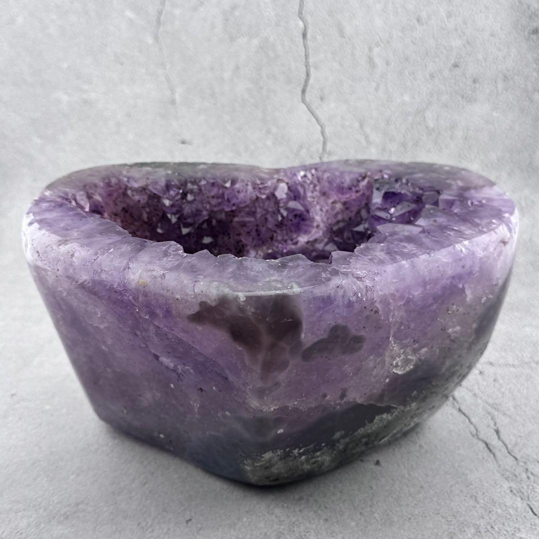 G-139ピンク紫色特大ハート型アメジストクラスター ドーム 原石 3.56kg