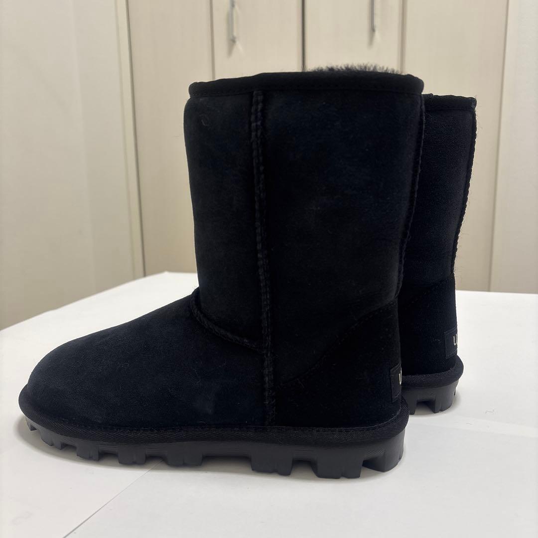 未使用品　UGG 5835 ムートン　ブーツ 22cm