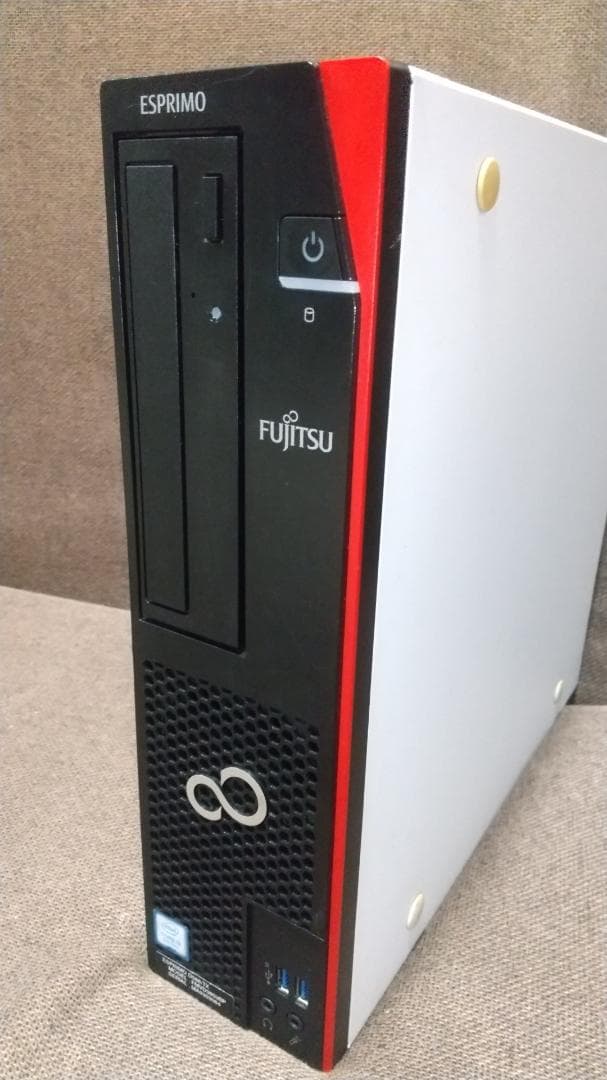 富士通　ESPRIMO D588/TX i3-8100