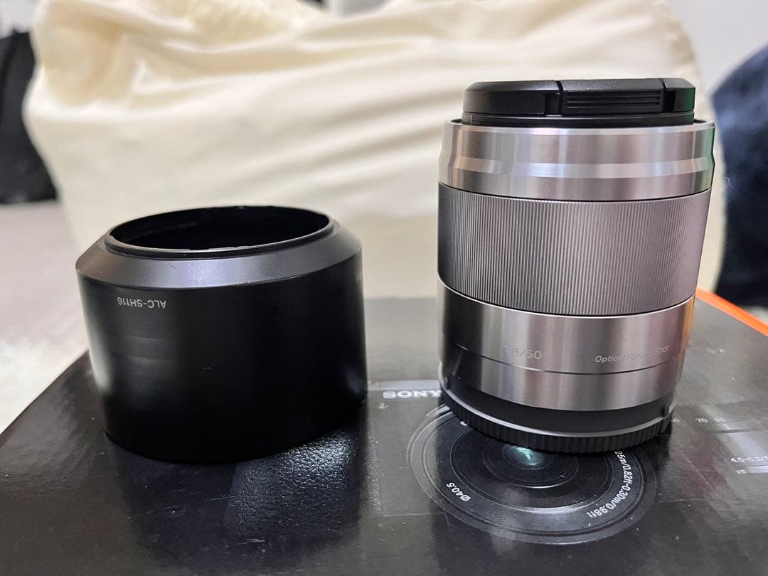 SEL50F18 ossシルバー