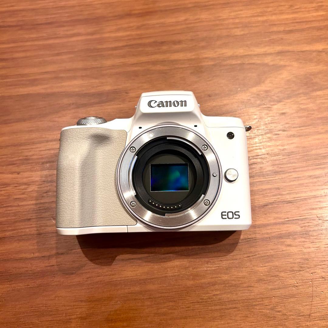 Canon EOS Kiss m ミラーレスカメラ ホワイト 望遠レンズ付き