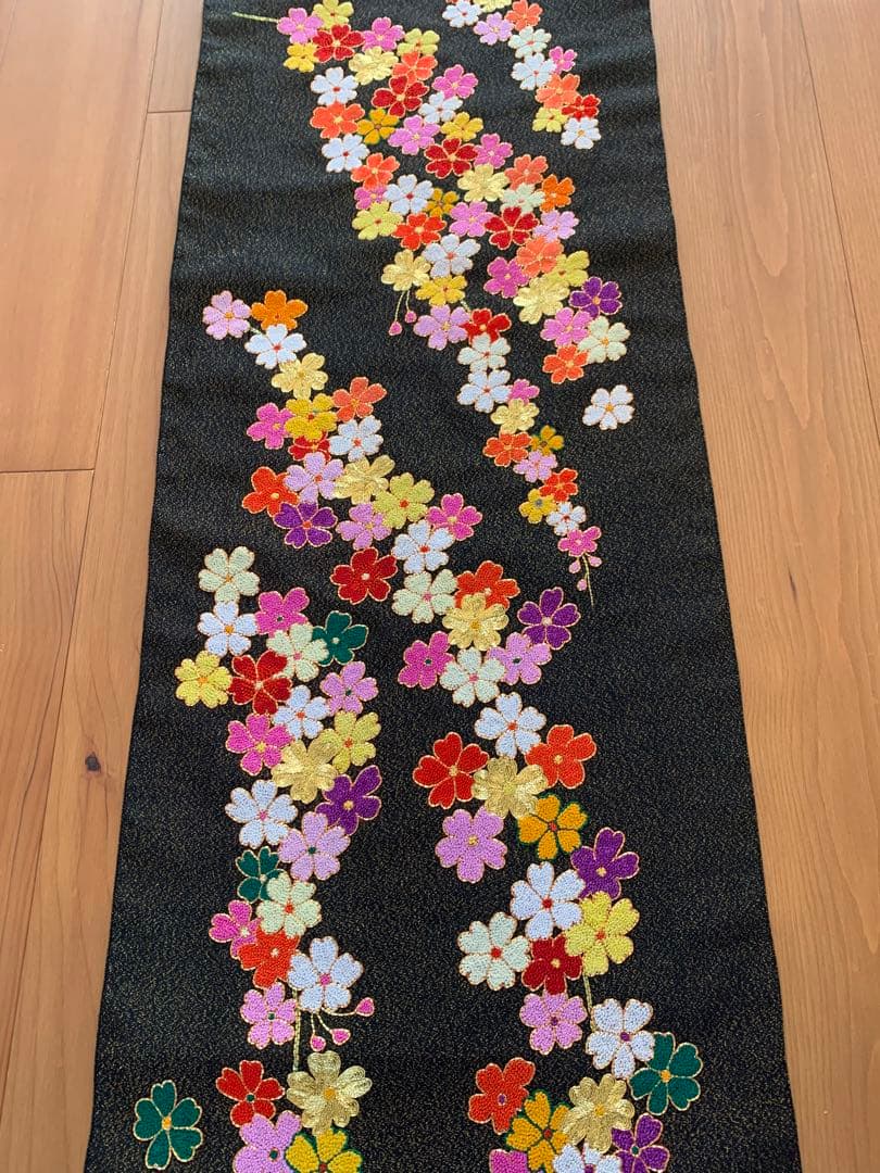 豪華絢爛 総手刺繍　婚礼打ち掛け地