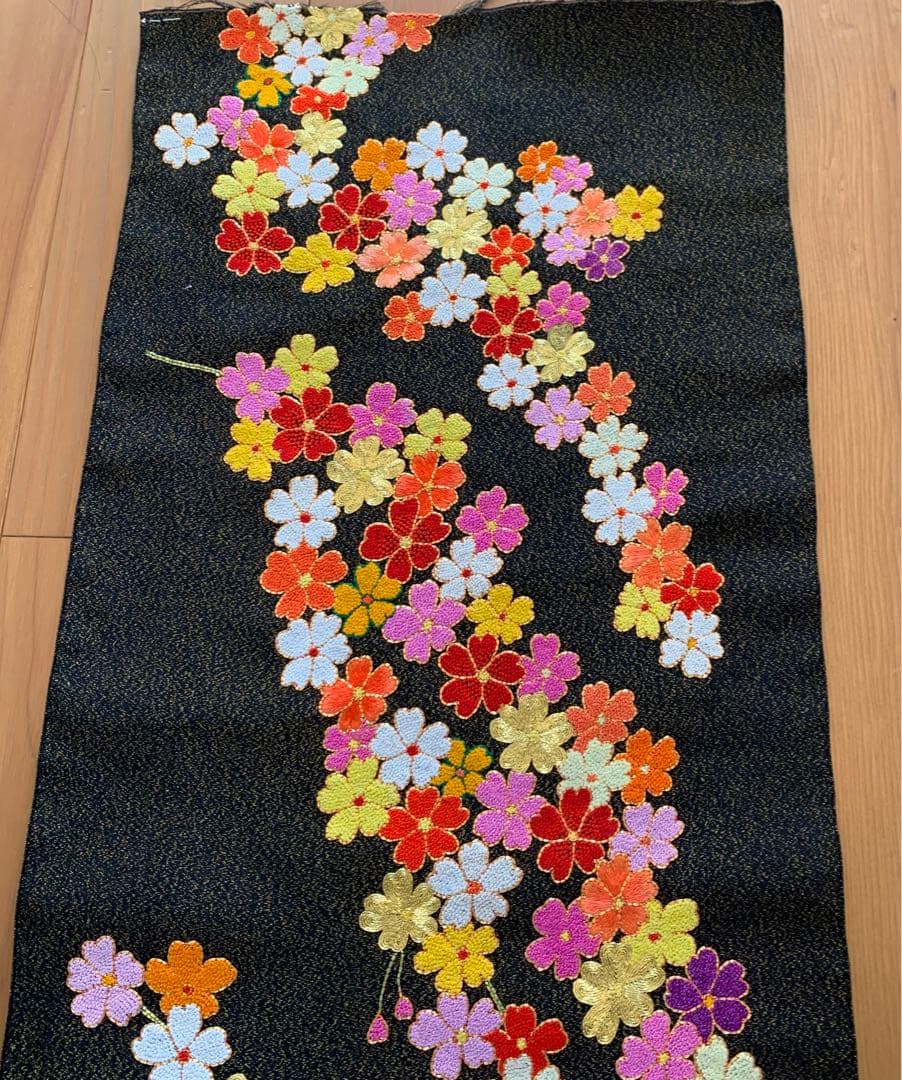豪華絢爛 総手刺繍　婚礼打ち掛け地