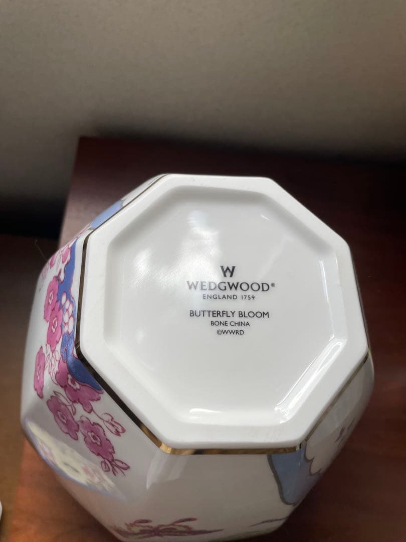 花瓶・フラワースタンド  Butterfly Bloom Vase