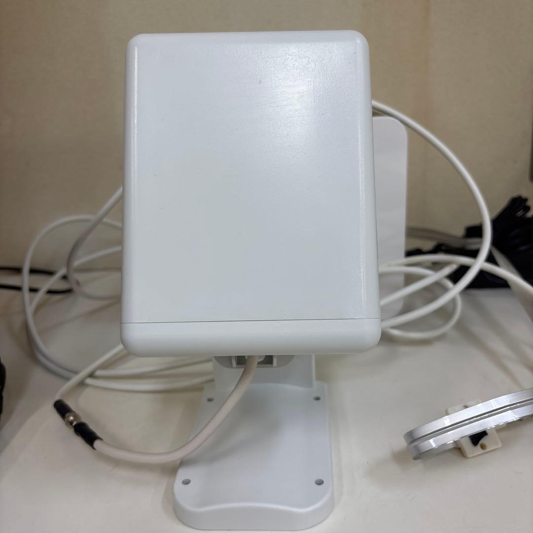 docomo レピーター 中継増幅装置　アンテナ付き