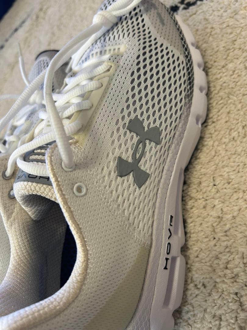 アンダーアーマー　ランニングシューズ　28センチ　新品未使用