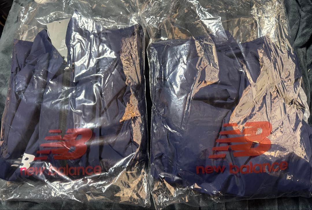 ニューバランス AMJ55272・AMP55273(ネイビー上下)