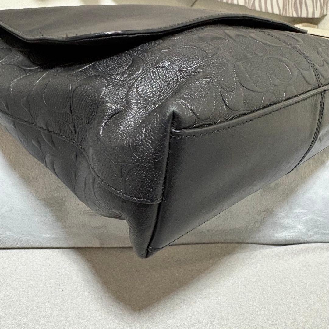 COACH コーチ メッセンジャーバッグ エンボス 斜め掛け レザー ブラック