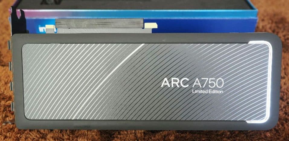 Intel ARC A750 LE グラフィックボード