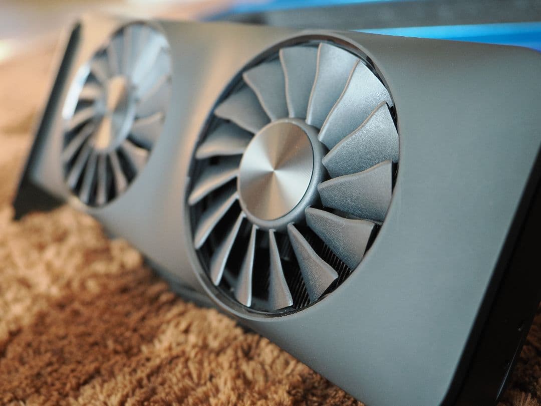 Intel ARC A750 LE グラフィックボード