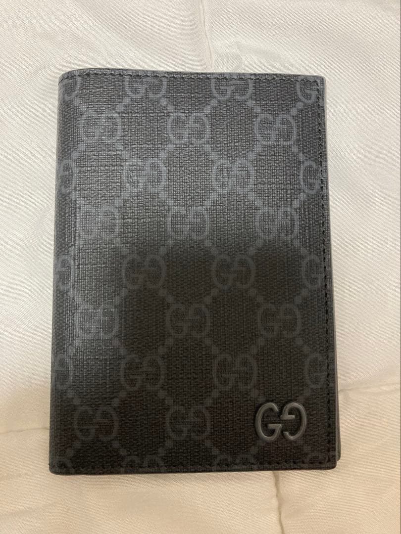 新品　グッチ GGスプリームキャンバス パスポートケース 795229 グレー