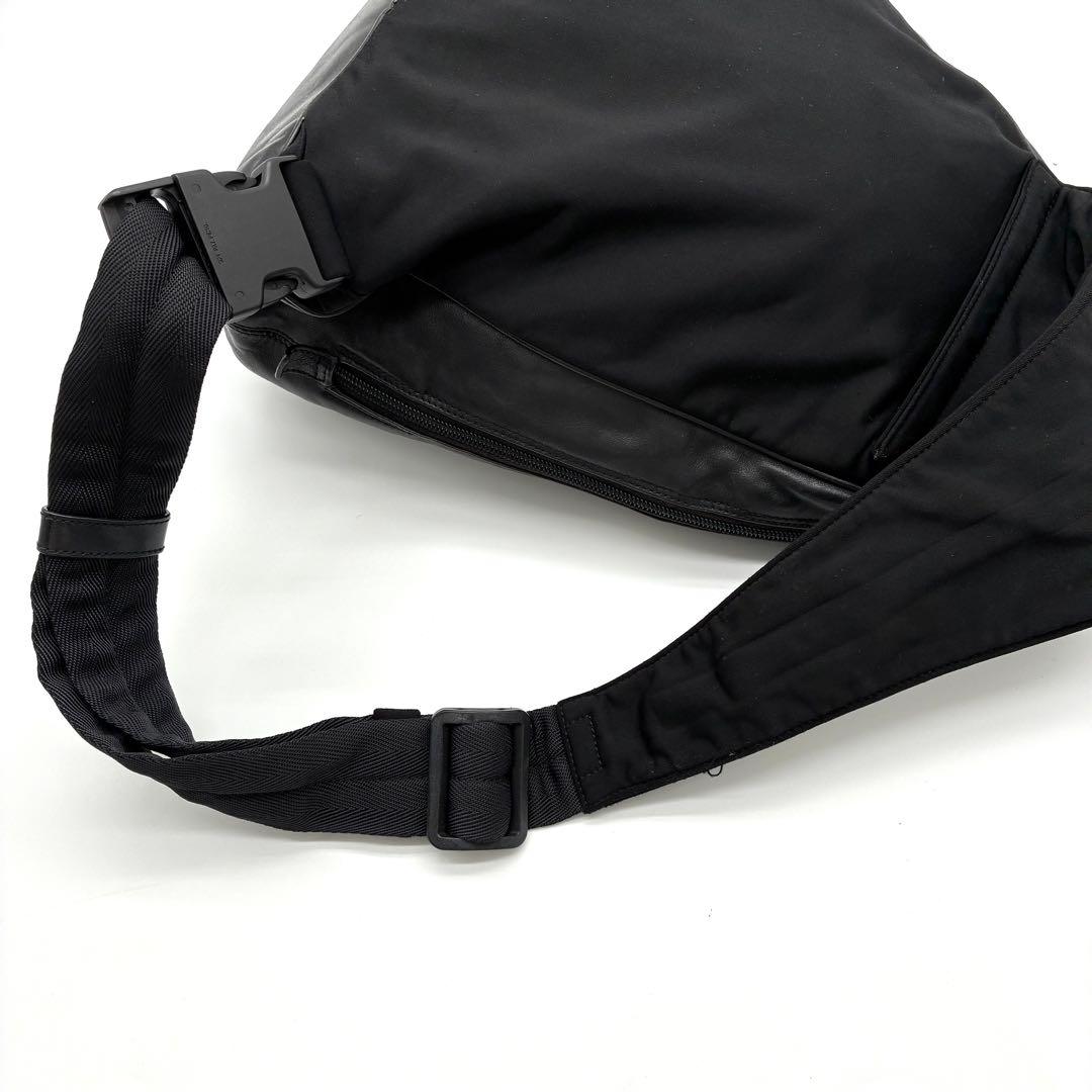 ミュウミュウ 90s クロスボディバッグ ショルダー スリングバッグ