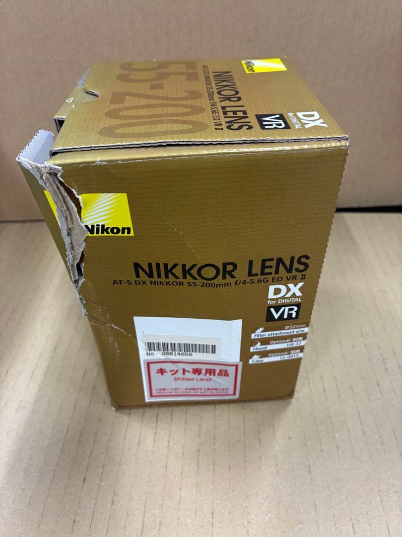 新品 Nikon 55-200mm f/4-5.6G ED VR II箱ダメージ