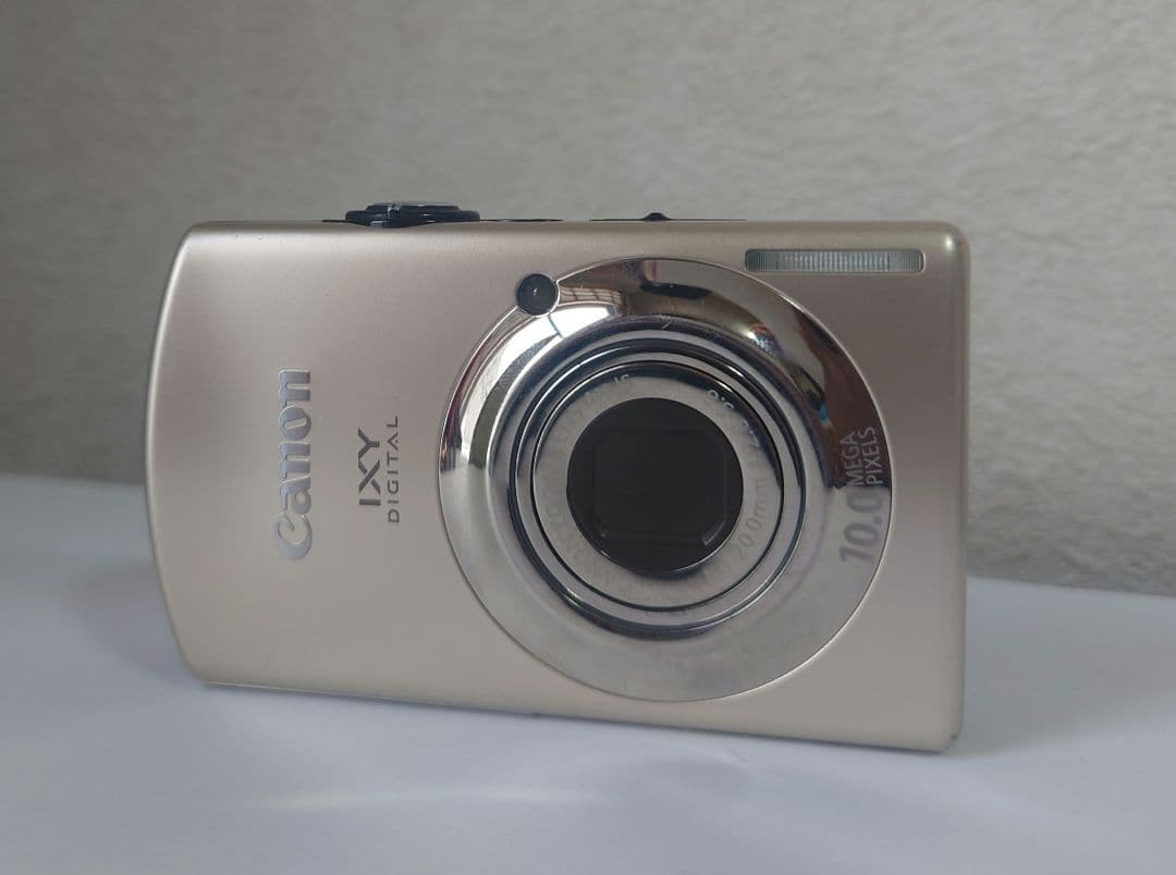 キャノン　デジカメ　IXY 920 IS ゴールド 箱あり　美品