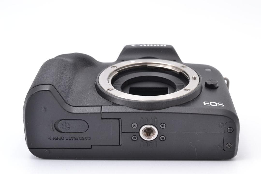 ■ 美品 ■ キャノン　Canon EOS Kiss M レンズキット