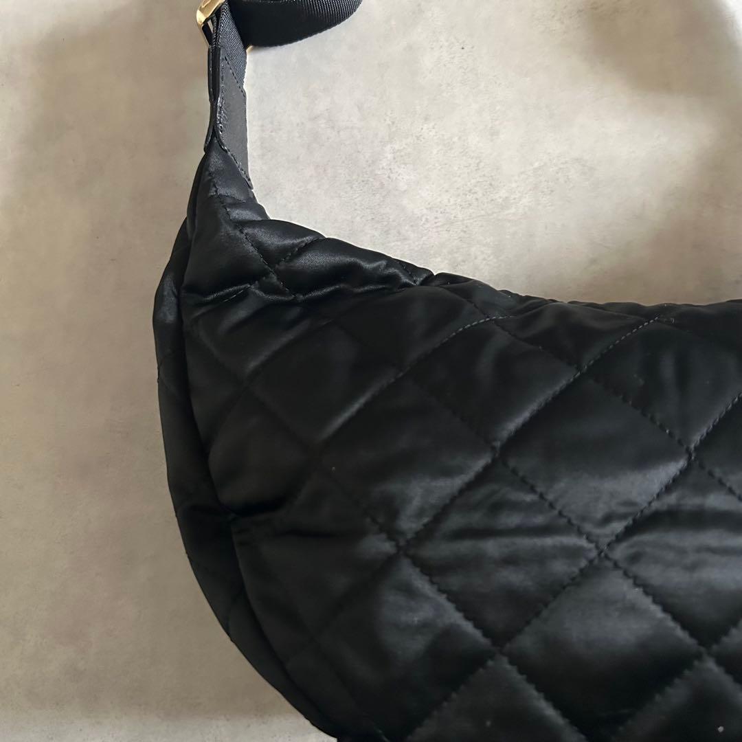 完売品ラシットキルティングショルダーバッグブラック