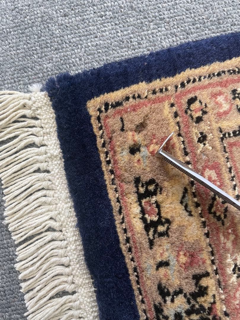 パキスタン手織り絨毯　 ウール　アクセントラグ 　size:113×76cm