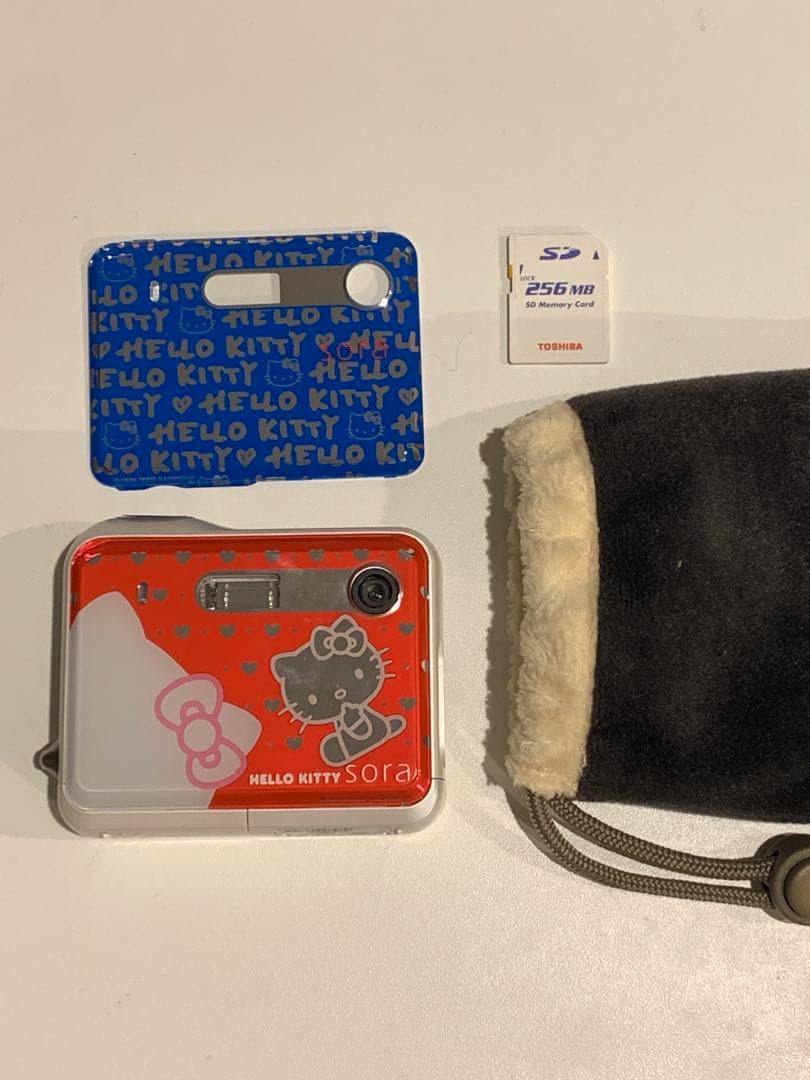 TOSHIBA PDR-T15 ハローキティ デジタルカメラ￼ 単三電池