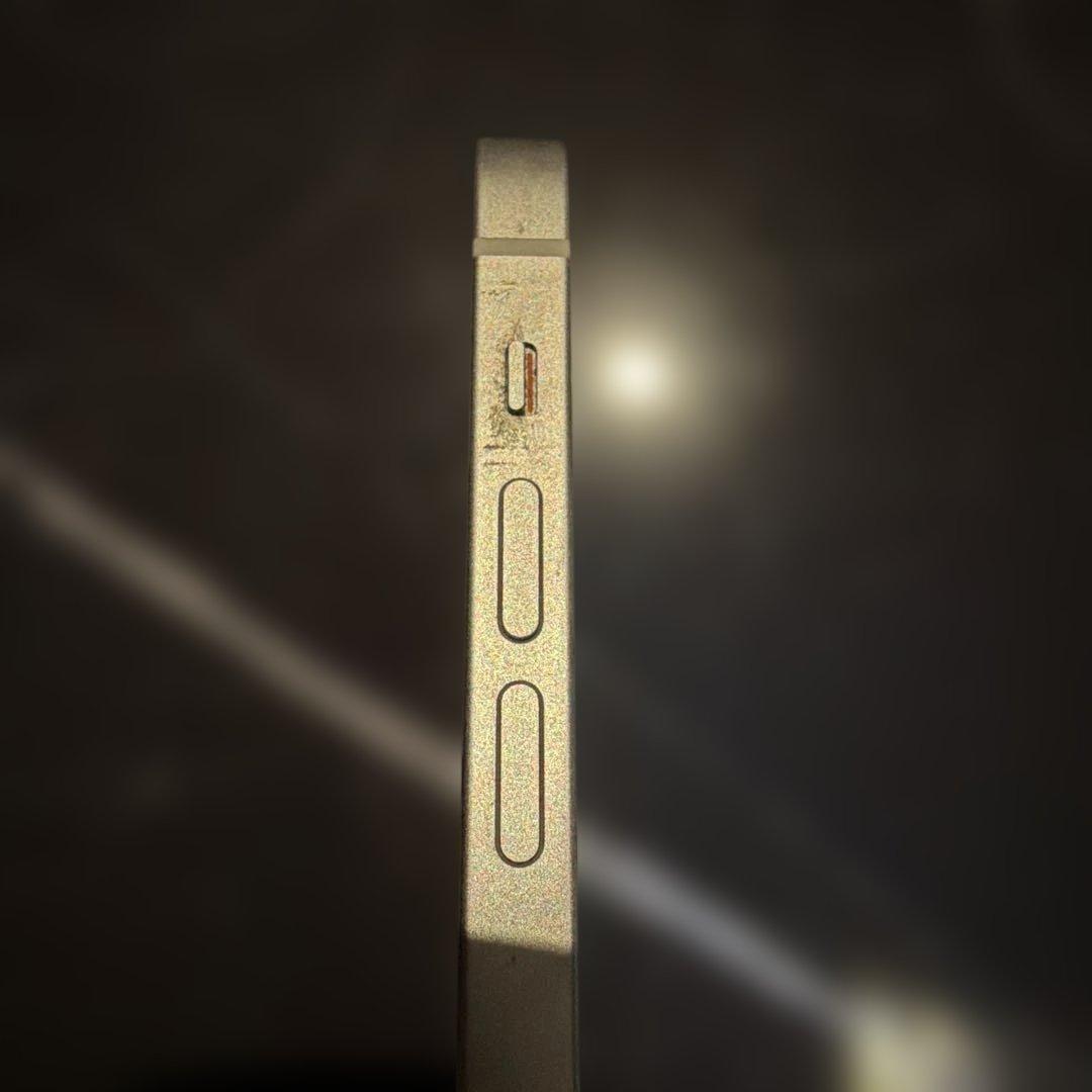 Apple iPhone 12 ホワイト本体　スマートフォンケース箱あり