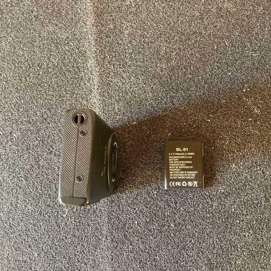 中古　　640万画素 コンパクトデジタルカメラとバッテリーセット